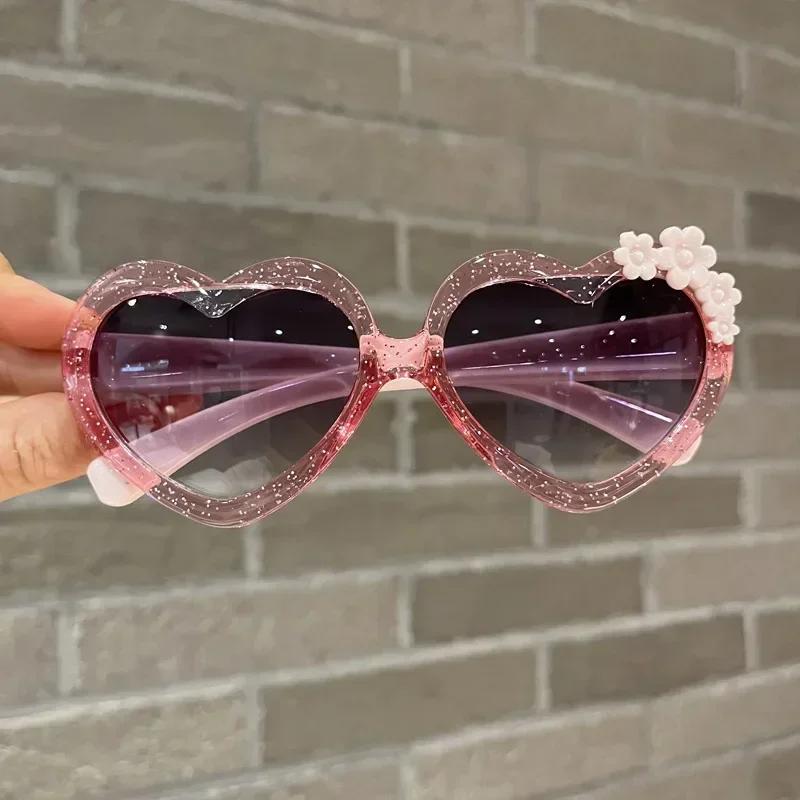 New Transparent Children s Peach Heart Sun Glasses UV 400 Protection Sun Shades Eye Wear Female Baby Stylish Party Outdoor Use Eyes Protection
New Transparent Children s Peach Heart Sun Glasses UV 400 Protection Sun Shades Eye Wear Female Baby Stylish Party Outdoor Use Eyes Protection