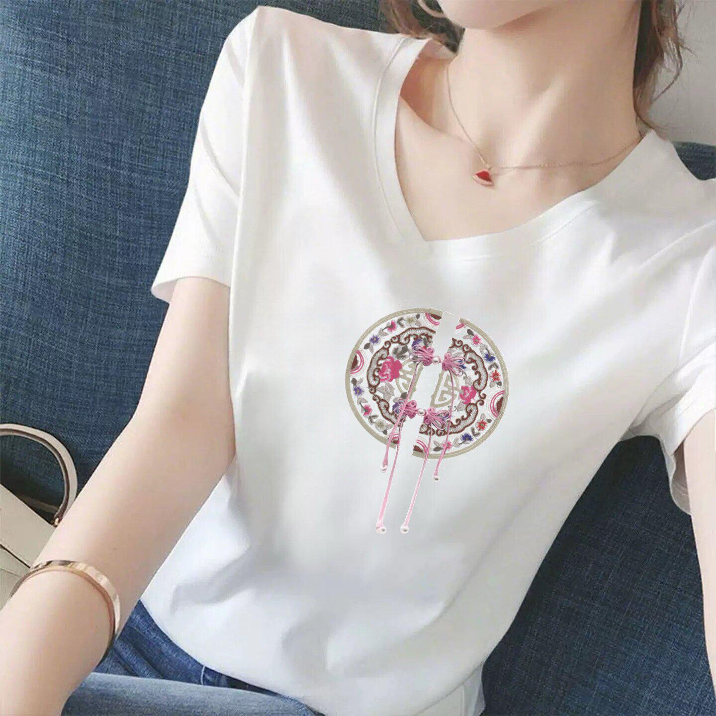 Summer Clearance: Women s High-Grade V-Neck Short-Sleeve White Printed Top - Slim Fit, Youthful Look for Moms M
Summer Clearance: Women s High-Grade V-Neck Short-Sleeve White Printed Top - Slim Fit, Youthful Look for Moms M
