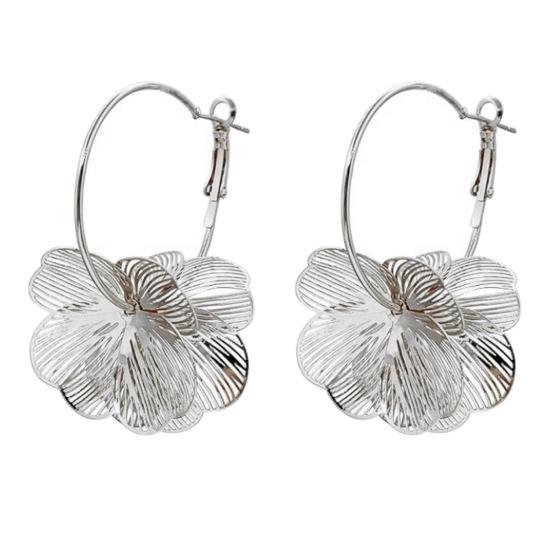 1 Pair Women Earrings 3D Flower Design Drop Earrings with Hollowed Petal Design Medium Round Shape Ear Loop Wedding Festival Jewelry срібний
1 Pair Women Earrings 3D Flower Design Drop Earrings with Hollowed Petal Design Medium Round Shape Ear Loop Wedding Festival Jewelry срібний