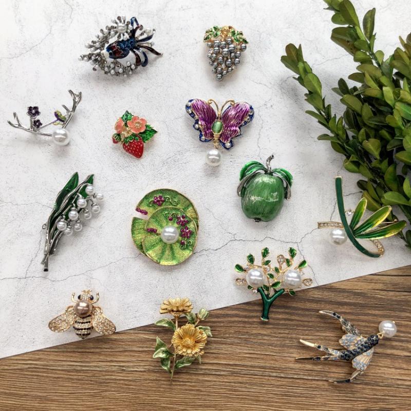 Vintage Women Men Classic Bird Leaves Pearl Enamel Brooches Pins Trendy Exquisite Animal Coat Suit Office Badges Unisex Brooch
Vintage Women Men Classic Bird Leaves Pearl Enamel Brooches Pins Trendy Exquisite Animal Coat Suit Office Badges Unisex Brooch