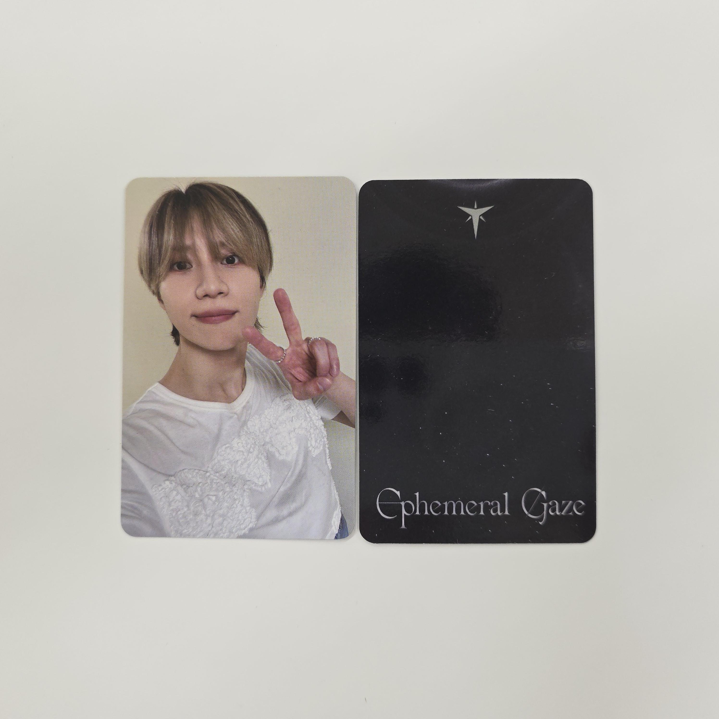 Специальная фотокарточка Ephemeral Gaze мирового тура SHINee 2024 TAEMIN A ver.
Специальная фотокарточка Ephemeral Gaze мирового тура SHINee 2024 TAEMIN A ver.