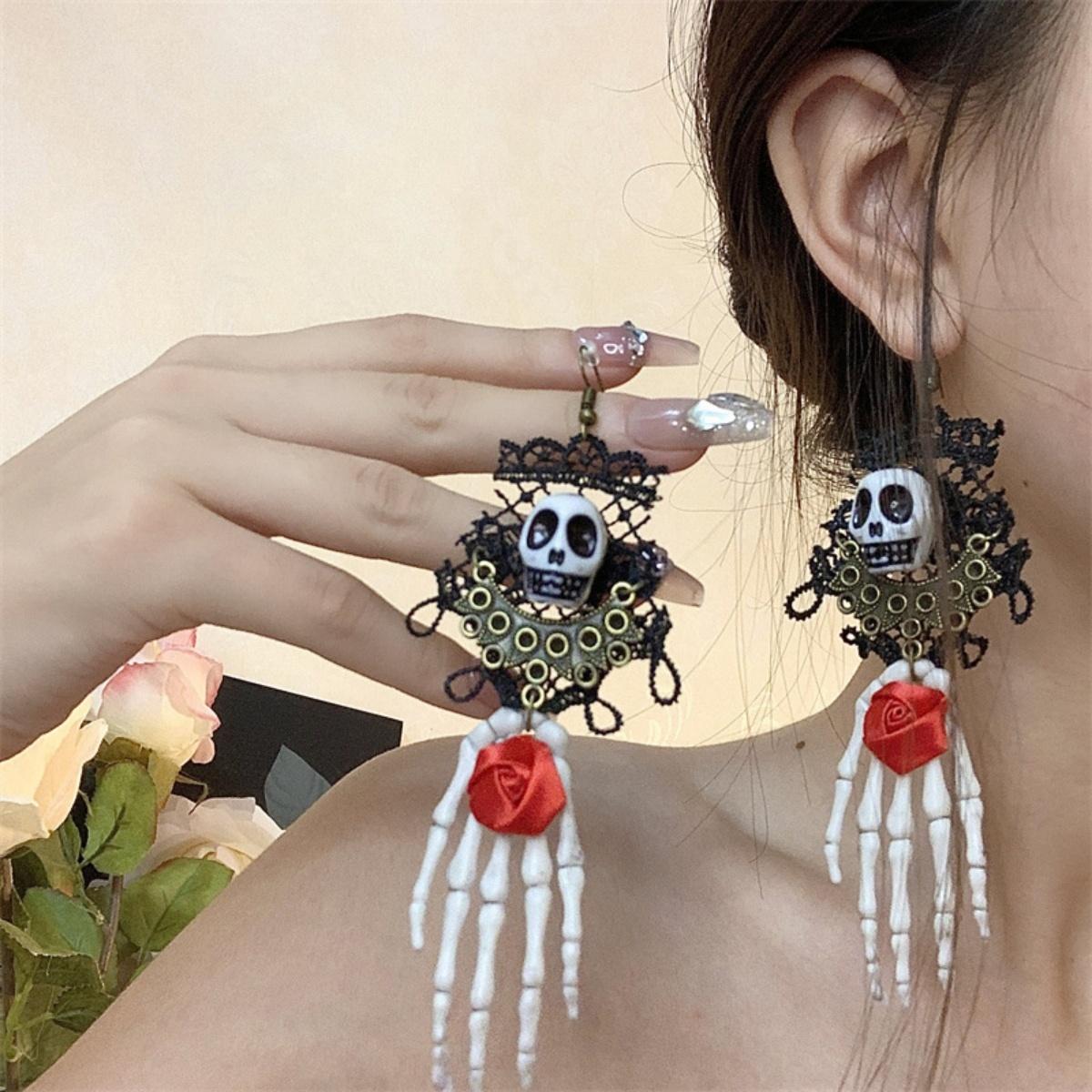 Vintage Black Lace Skeleton Red Rose Flower Hand Claw Drop Earrings Gothic Skull Dangle Earring For Women Men Halloween Jewelry
Vintage Black Lace Skeleton Red Rose Flower Hand Claw Drop Earrings Gothic Skull Dangle Earring For Women Men Halloween Jewelry