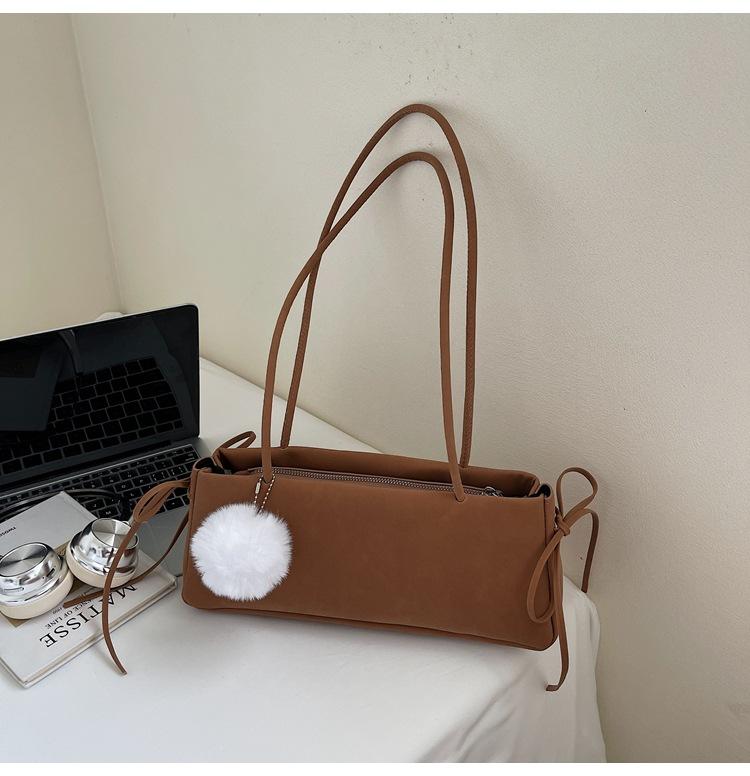 Korean niche fashion underarm bag women s 2025 new simple fashion underarm shoulder bag versatile commuter baguette bag
Korean niche fashion underarm bag women s 2025 new simple fashion underarm shoulder bag versatile commuter baguette bag