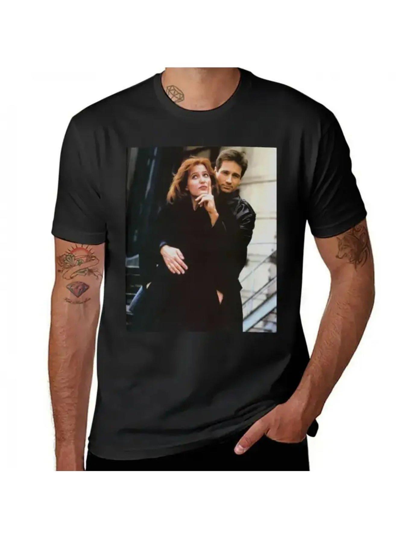 X-Files Scully& Mulder Graphic Cotton T-Shirt- Black Crew Neck Regular Fit Boho Style Tee M
X-Files Scully& Mulder Graphic Cotton T-Shirt- Black Crew Neck Regular Fit Boho Style Tee M