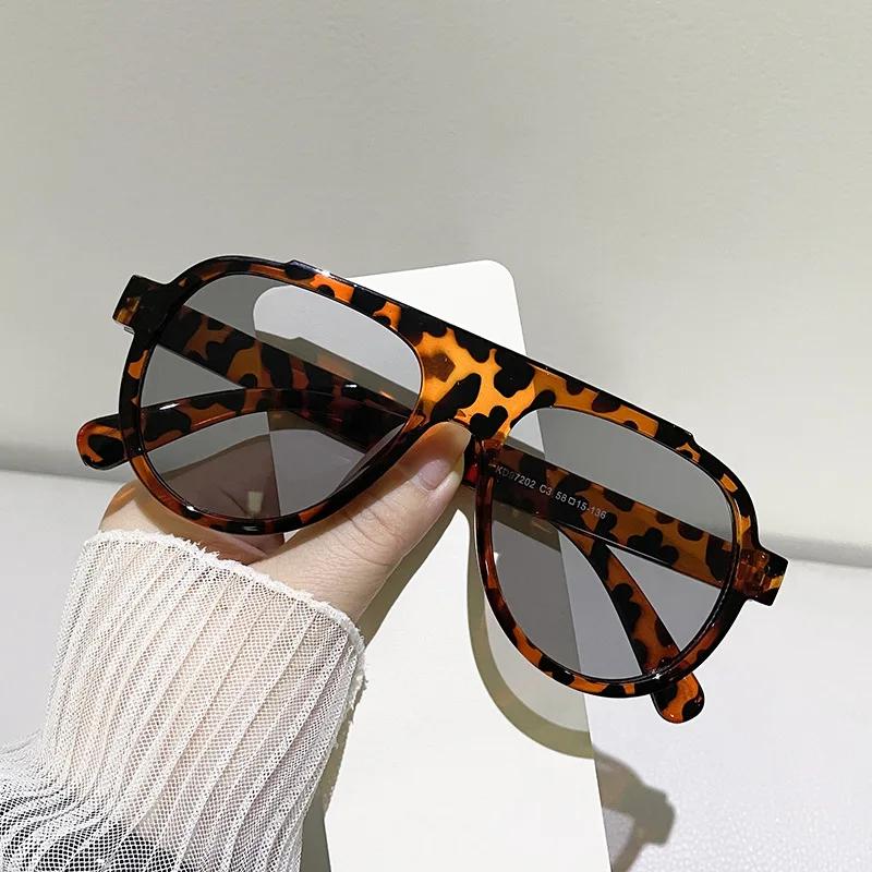 Premium Vintage Designer Oversized Pilot Sunglasses ladies For Men Fashion Popular Big Frame Luxury New Sun Glasses Punk Eyeglasses As The Picture
Premium Vintage Designer Oversized Pilot Sunglasses ladies For Men Fashion Popular Big Frame Luxury New Sun Glasses Punk Eyeglasses As The Picture