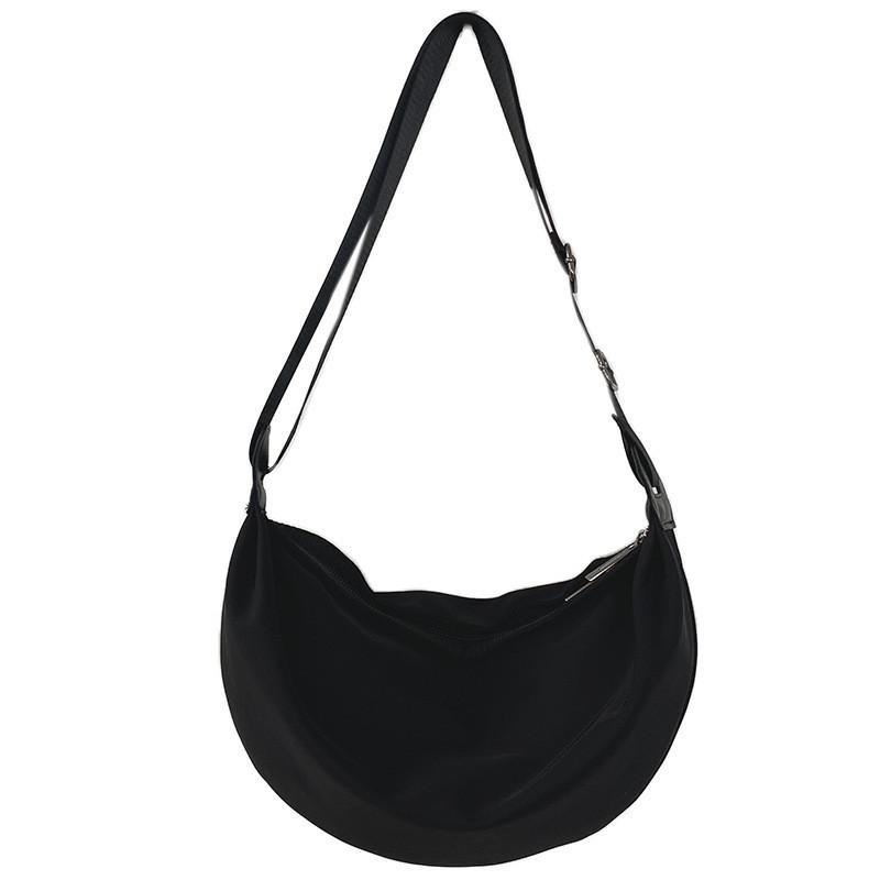 Stylish Korean Nylon Shoulder Bag Large Capacity Winter Trendy Black Tote
Stylish Korean Nylon Shoulder Bag Large Capacity Winter Trendy Black Tote