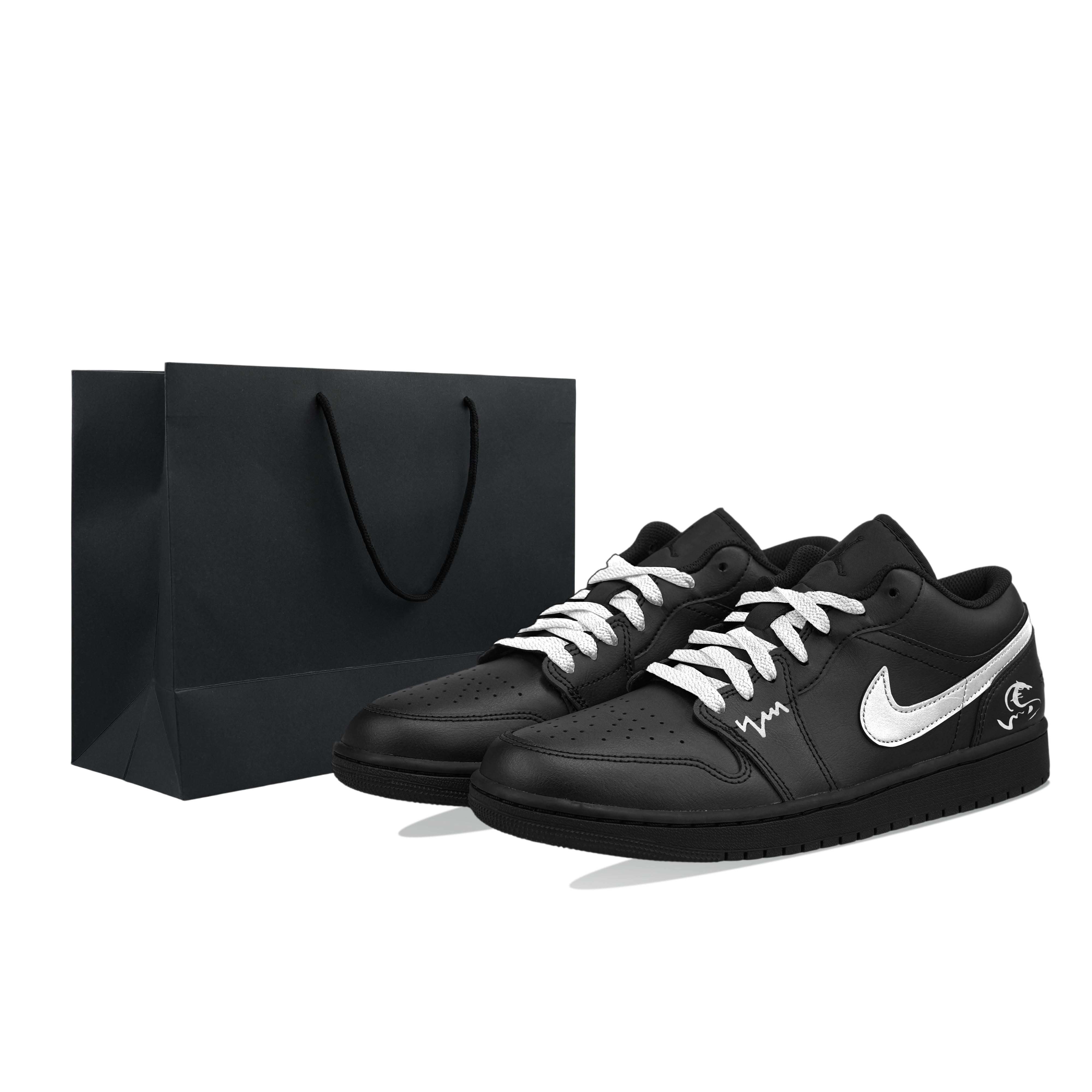 Jordan Air Jordan 1 Cow Leather Abrasion Resistant Breathable Low top Vintage Basketball Shoes Men s Black Silver 553558-093(Team1423-) 42
Jordan Air Jordan 1 Cow Leather Abrasion Resistant Breathable Low top Vintage Basketball Shoes Men s Black Silver 553558-093(Team1423-) 42