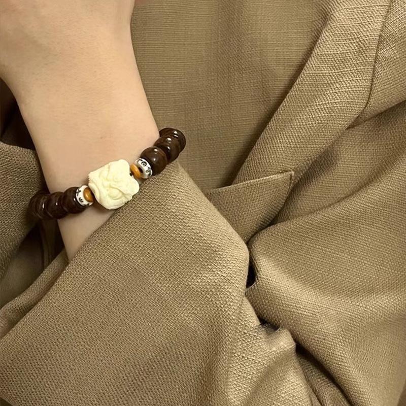 Guochao Six Dogwood Lion Dance Handmade Bracelet: Chinese Style Unisex Play Jewelry, Simple and Versatile.
Guochao Six Dogwood Lion Dance Handmade Bracelet: Chinese Style Unisex Play Jewelry, Simple and Versatile.