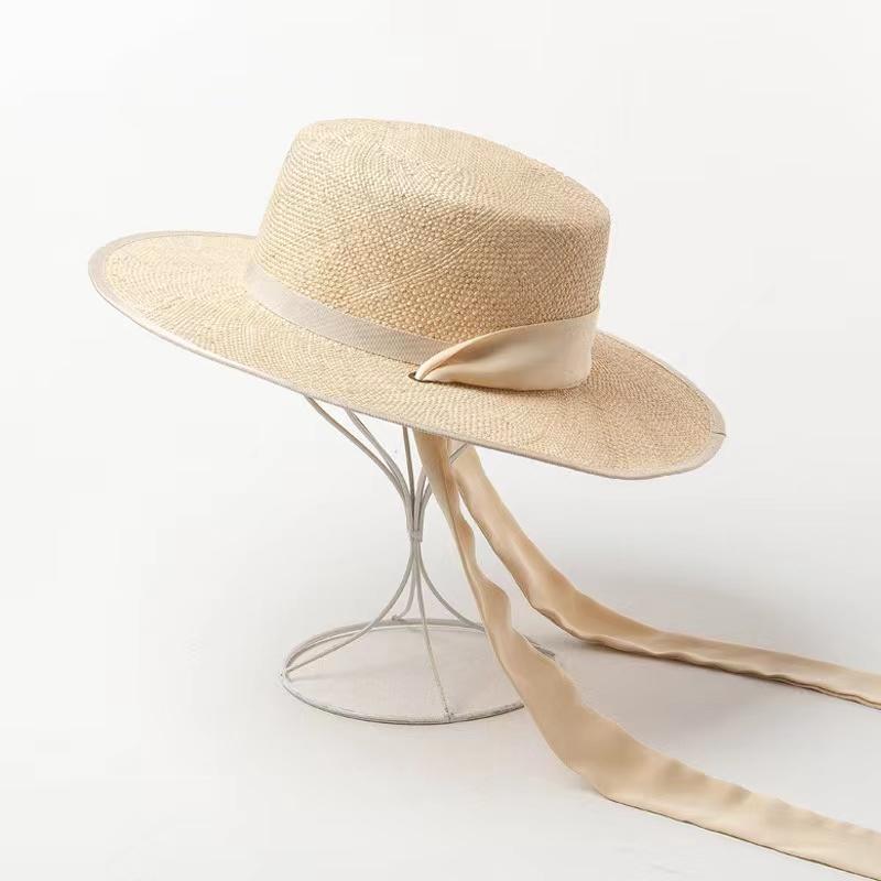 Korean Fashion Wide Brim Flat-top Straps Treasure Grass Straw Hat Ladies Outdoor Vacation High-quality Sun Hat Designer Style
Korean Fashion Wide Brim Flat-top Straps Treasure Grass Straw Hat Ladies Outdoor Vacation High-quality Sun Hat Designer Style