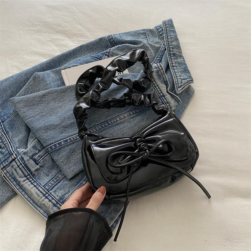 2024 летняя новая простая модная повседневная сумка маленькая квадратная сумка женская нишевая дизайнерская темпераментная сумка на одно плечо подмышкой чёрный
2024 летняя новая простая модная повседневная сумка маленькая квадратная сумка женская нишевая дизайнерская темпераментная сумка на одно плечо подмышкой чёрный