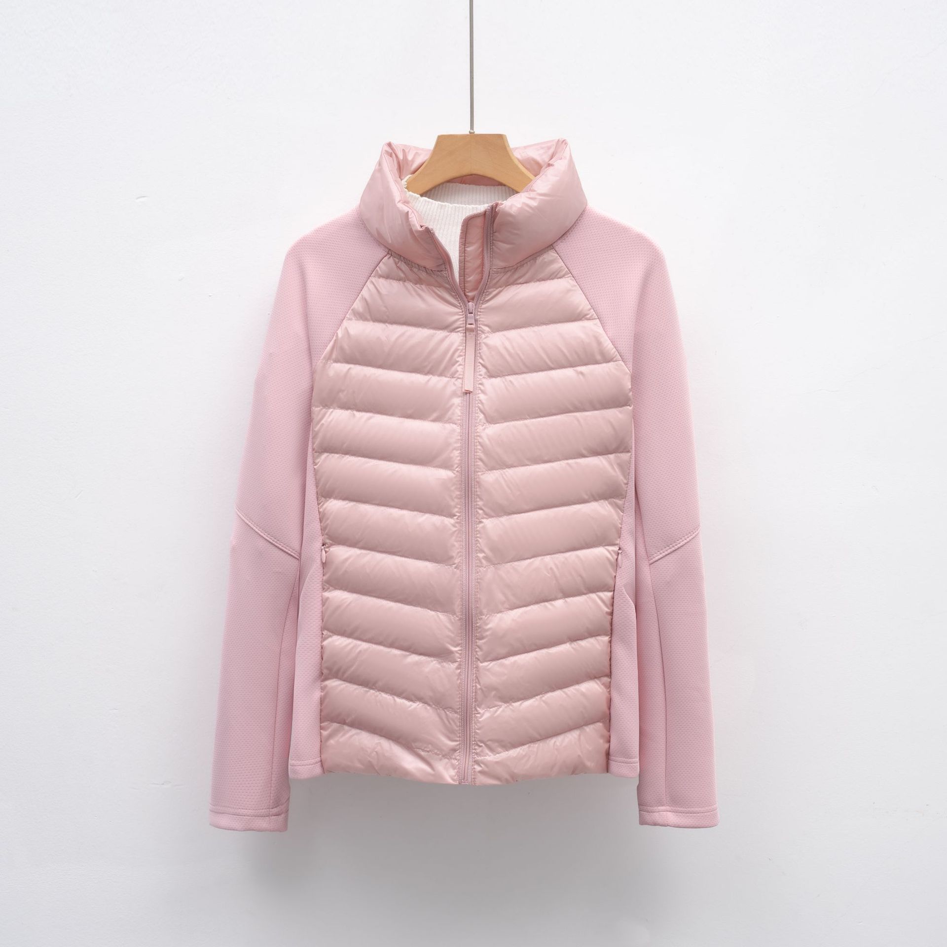 Autumn and winter new light down jacket women s splicing stand-up collar outdoor sports slim yoga fitness top S чорний
Autumn and winter new light down jacket women s splicing stand-up collar outdoor sports slim yoga fitness top S чорний