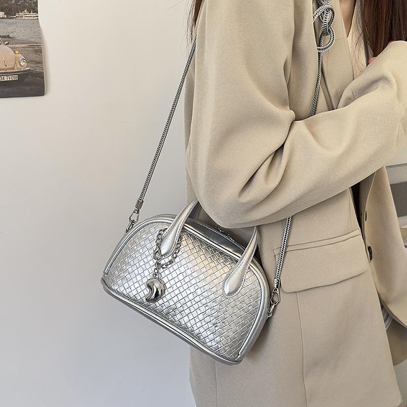 Summer fashion handbag small bag women s 2025 new woven shell bag chain shoulder messenger bag белый
Summer fashion handbag small bag women s 2025 new woven shell bag chain shoulder messenger bag белый