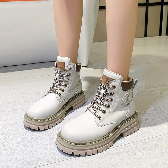 Новые внутренние сапоги Martin для женщин, увеличивающие рост, не могут быть сильно избиты. Сапоги из ревеня, женские короткие сапоги на толстой подошве. 42 бежевый
Новые внутренние сапоги Martin для женщин, увеличивающие рост, не могут быть сильно избиты. Сапоги из ревеня, женские короткие сапоги на толстой подошве. 42 бежевый