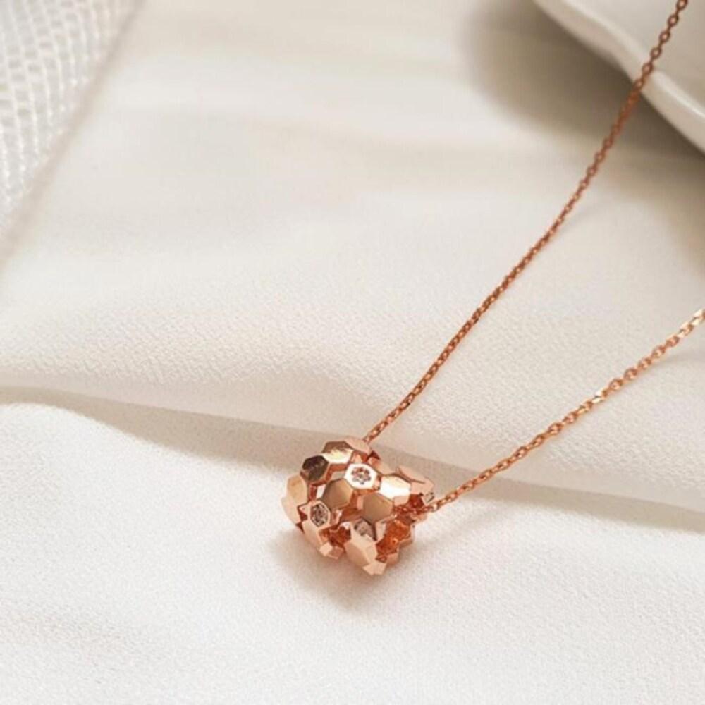 Women s Gold Point Silver Hexagon Pendant Necklace (10411756) pink gold
Women s Gold Point Silver Hexagon Pendant Necklace (10411756) pink gold