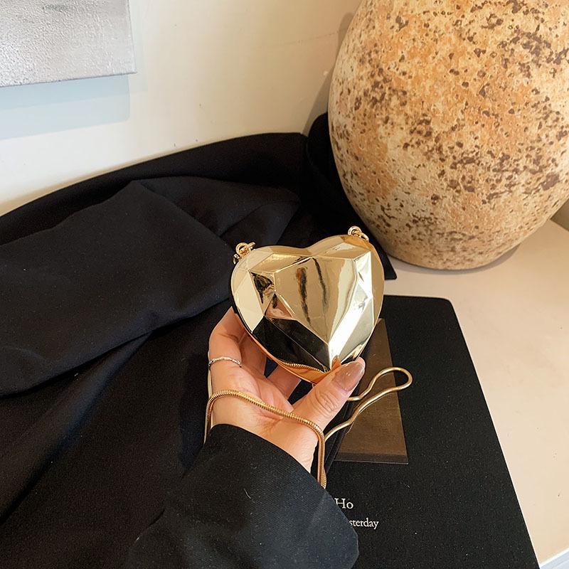 2025 winter high-value light luxury selected women s holiday love bag, personalized versatile foreign style fashion shoulder messenger bag золотий
2025 winter high-value light luxury selected women s holiday love bag, personalized versatile foreign style fashion shoulder messenger bag золотий