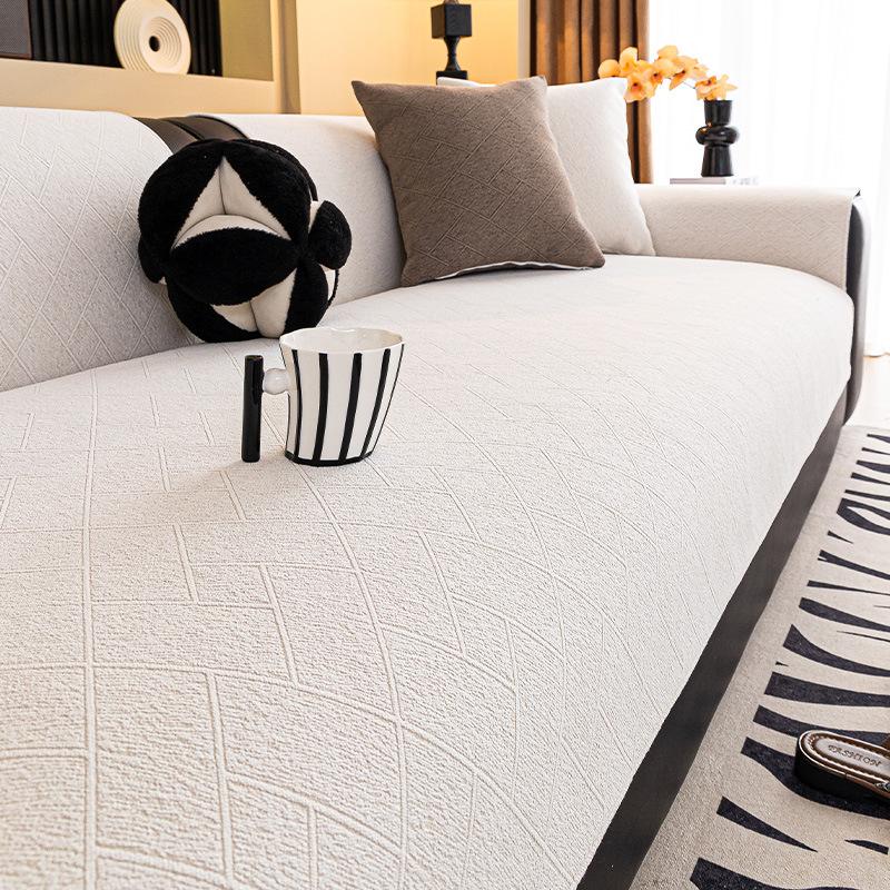 Three seats and one concubine sofa cushion universal in all seasons 2025 new sofa cover chenille seat cushion non-slip cover cloth towel 70*70cm
Three seats and one concubine sofa cushion universal in all seasons 2025 new sofa cover chenille seat cushion non-slip cover cloth towel 70*70cm