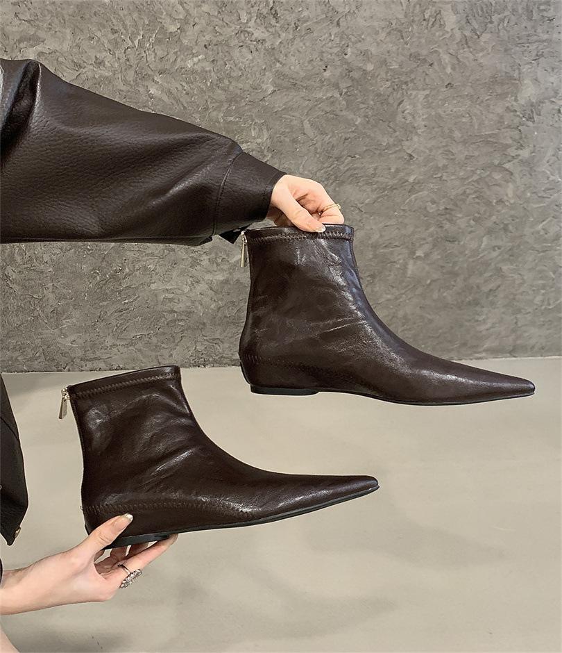 Остроносые короткие ботинки женские с внутренней платформой универсальные ретро 2025 новые из мягкой кожи маленькие тонкие ботинки платформа ботинки Мартин 39 темно-коричневого
Остроносые короткие ботинки женские с внутренней платформой универсальные ретро 2025 новые из мягкой кожи маленькие тонкие ботинки платформа ботинки Мартин 39 темно-коричневого