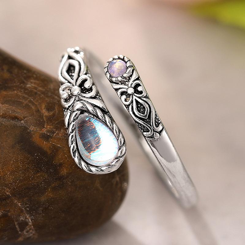Huitan Retro Simple Flower Pattern Opening Rings With Pear/Round Imitation Moonstone For Women Party Daily Versatile Accessories resizable
Huitan Retro Simple Flower Pattern Opening Rings With Pear/Round Imitation Moonstone For Women Party Daily Versatile Accessories resizable