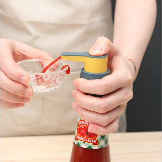 Yousheng Oyster Sauce Squeezer Pump Bottle Versatile Dispenser for Oil Chili Tomato & Soy Sauce Easy-to-Use Nozzle Sauce Distribution Kitchen Tools темно-синього кольору
Yousheng Oyster Sauce Squeezer Pump Bottle Versatile Dispenser for Oil Chili Tomato & Soy Sauce Easy-to-Use Nozzle Sauce Distribution Kitchen Tools темно-синього кольору