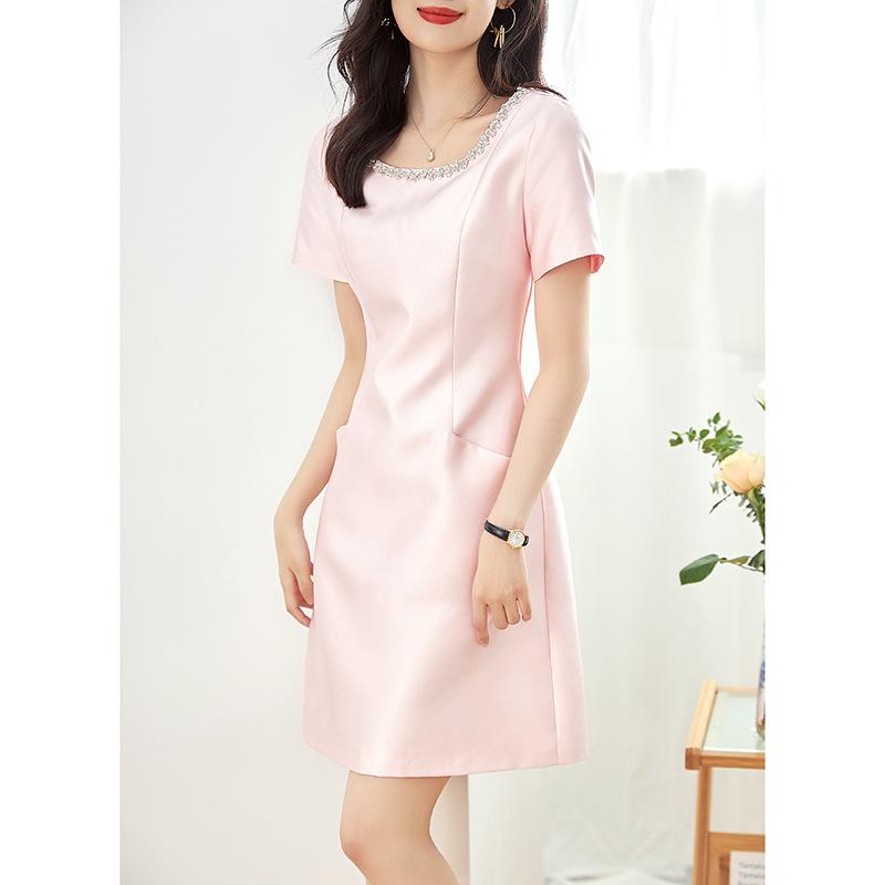 French Niche Twill Silk Wool Dress with Beading and Drilling, Slimming and Waist-Cinching Design, Round Neck. S рожевий
French Niche Twill Silk Wool Dress with Beading and Drilling, Slimming and Waist-Cinching Design, Round Neck. S рожевий