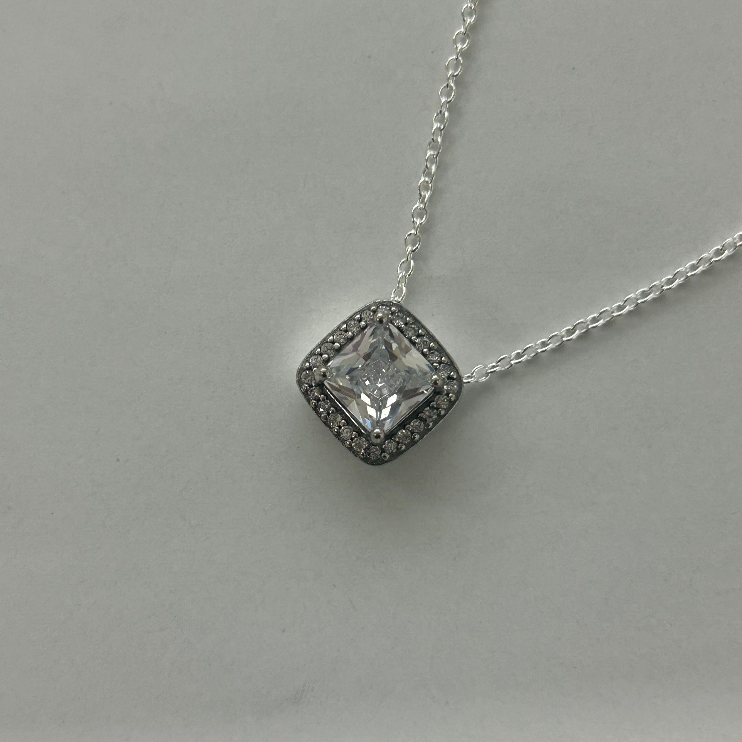 Серебро 925 пробы, красный бант-сердце, вечная классическая подвеска с цирконом в форме сердца, подходит для подарков на День святого Валентина
Серебро 925 пробы, красный бант-сердце, вечная классическая подвеска с цирконом в форме сердца, подходит для подарков на День святого Валентина