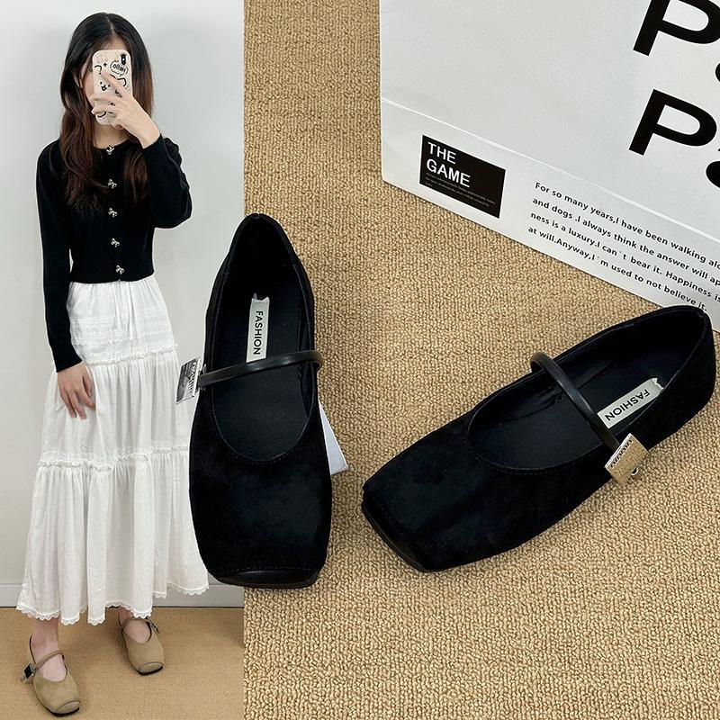 Vintage suede Mary Jane single shoes women s autumn 2024 new Doudou shoes soft sole one-word buckle square head grandma shoes 35 коричневий
Vintage suede Mary Jane single shoes women s autumn 2024 new Doudou shoes soft sole one-word buckle square head grandma shoes 35 коричневий
