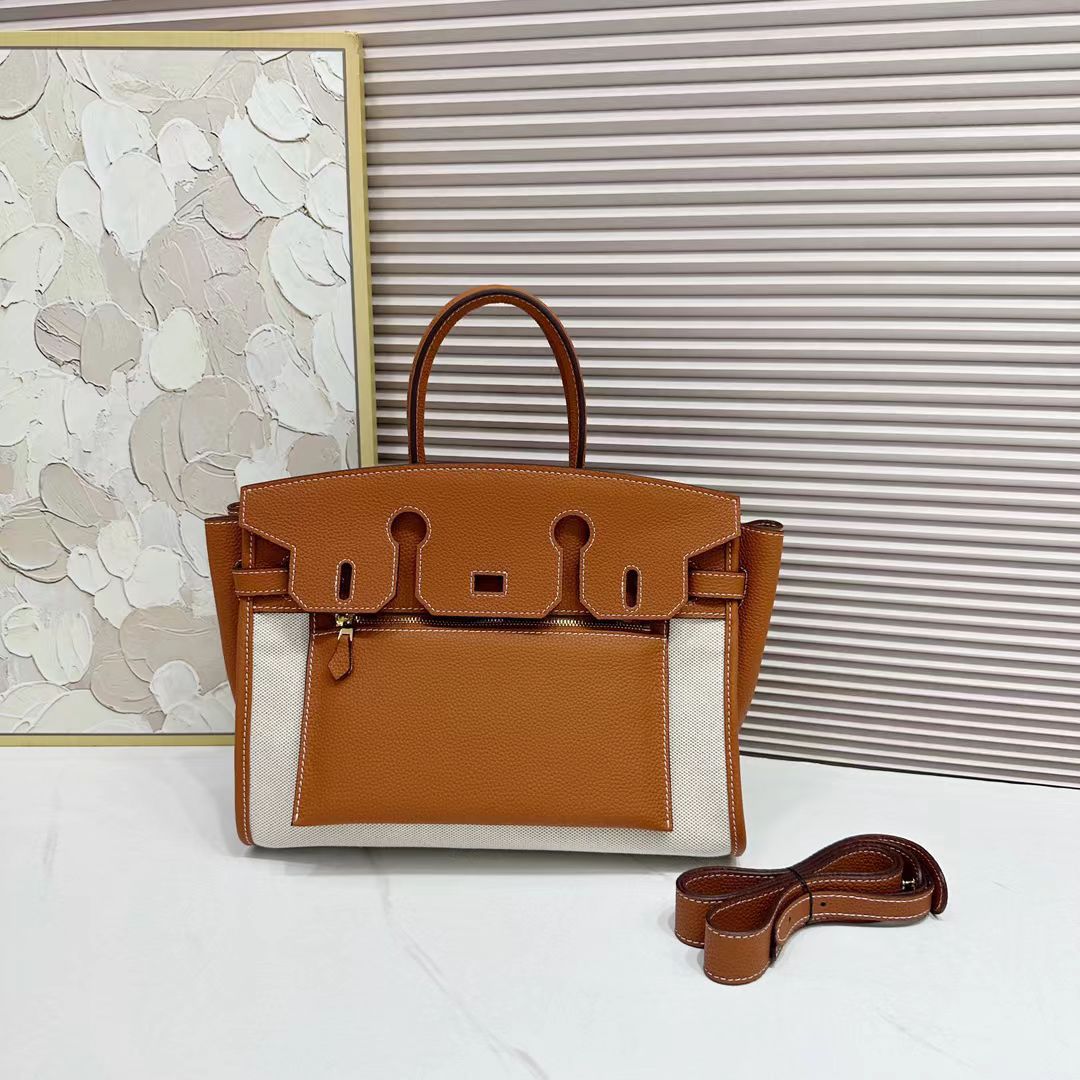Fubao Leather Contrasting Color Splicing Eversion Retro Commuter Handbag Messenger Bag Women s Bag Single Shoulder 30*16*24cm коричневый
Fubao Leather Contrasting Color Splicing Eversion Retro Commuter Handbag Messenger Bag Women s Bag Single Shoulder 30*16*24cm коричневый
