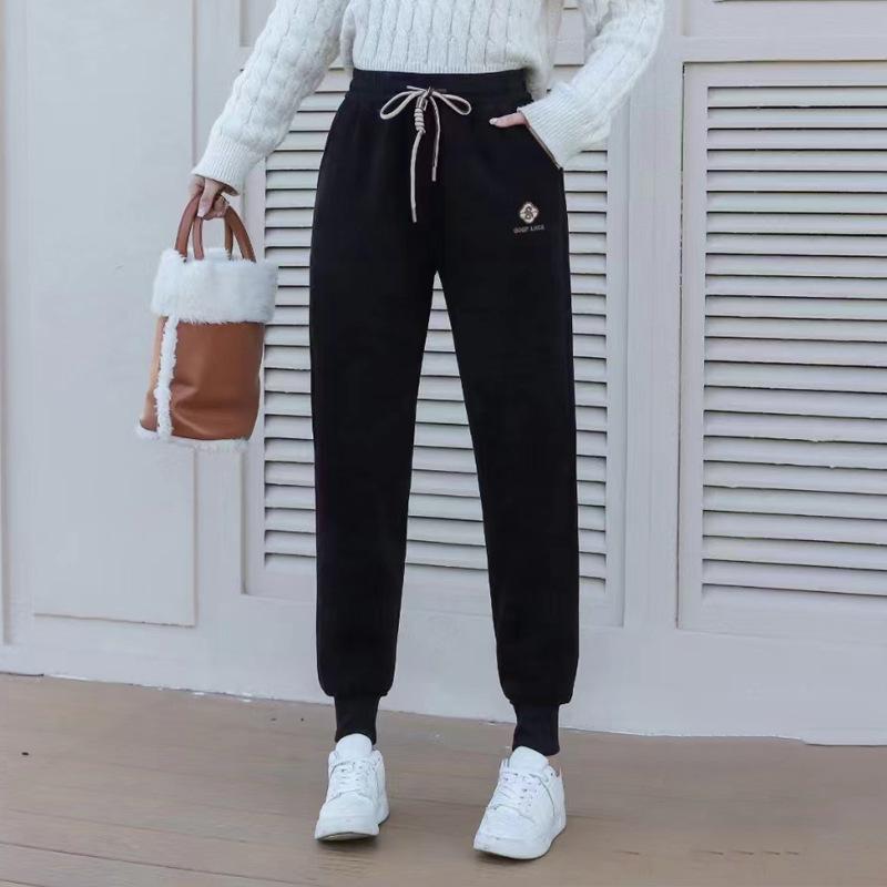 Зимние брюки в тонкую полоску для женщин с толстым кашемировым поясом для женщин со спортивными брюками 2XL чёрный
Зимние брюки в тонкую полоску для женщин с толстым кашемировым поясом для женщин со спортивными брюками 2XL чёрный