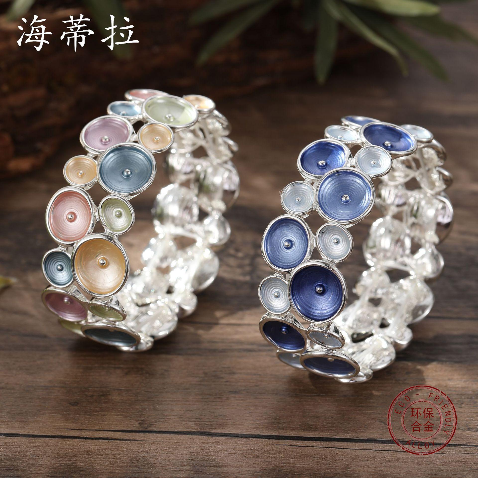 Enamel round flower elastic bracelet, stylish and simple women s round petal zinc alloy hand
Enamel round flower elastic bracelet, stylish and simple women s round petal zinc alloy hand