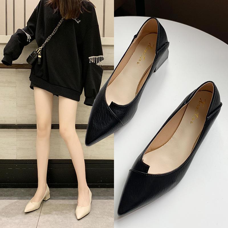 Korean version thick heel light mouth high heel single shoes women s pointed head professional work shoes black medium heel leather shoes work shoes 34
Korean version thick heel light mouth high heel single shoes women s pointed head professional work shoes black medium heel leather shoes work shoes 34