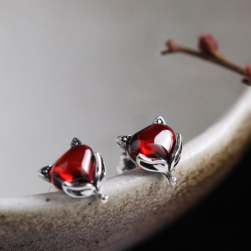 Sweet & Lovely S925 Sterling Silver Fox Earrings with White Gold Plating 925 Silver
Sweet & Lovely S925 Sterling Silver Fox Earrings with White Gold Plating 925 Silver