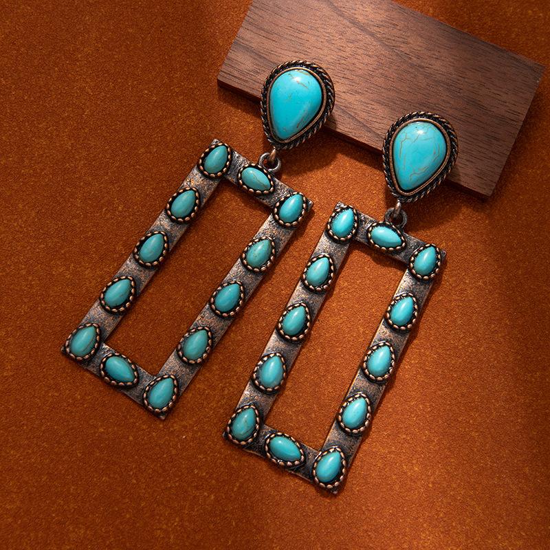 Exaggerated Geometric Square Hollow Earrings, High-End Sense Retro Ethnic Turquoise Earrings, Bohemian Earrings.
Exaggerated Geometric Square Hollow Earrings, High-End Sense Retro Ethnic Turquoise Earrings, Bohemian Earrings.