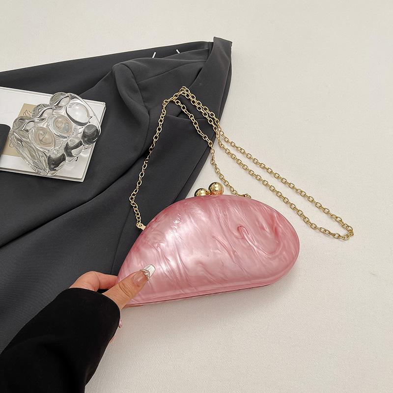 Geometric Shell Clutch Bag Acrylic purse women wedding evening party cute ivory pearl color handbag Small Crossbody Phone bag 30cm))
Geometric Shell Clutch Bag Acrylic purse women wedding evening party cute ivory pearl color handbag Small Crossbody Phone bag 30cm))