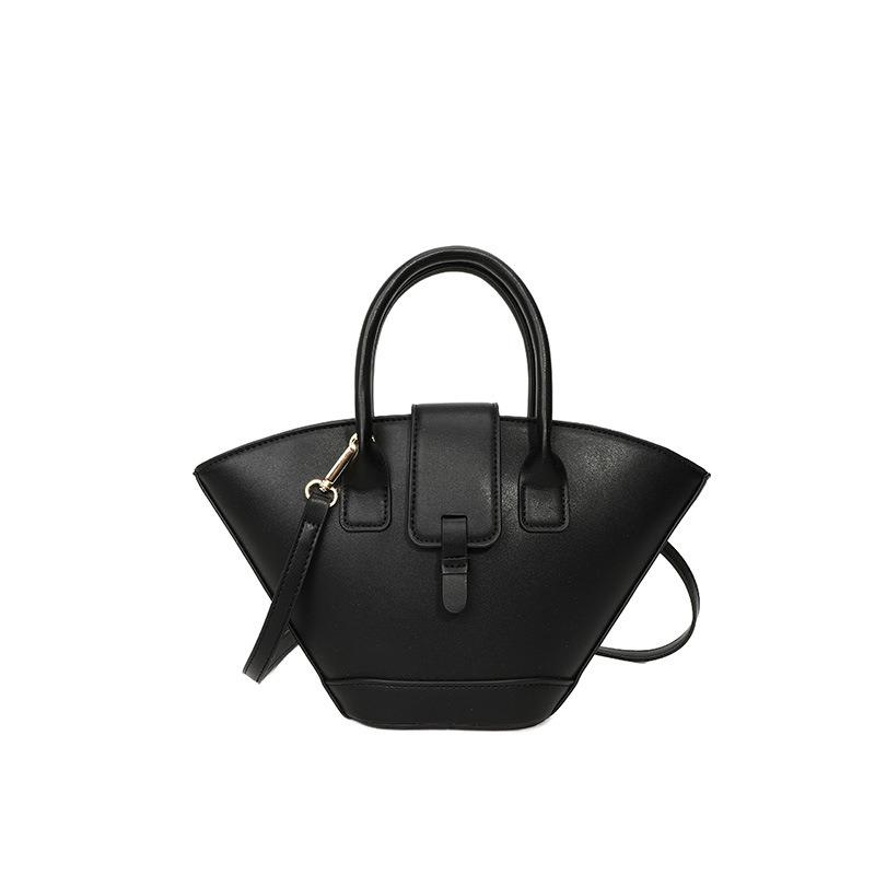 Large-capacity fashion temperament commuter bag woman, summer new simple trendy and versatile single shoulder oblique bucket bag чёрный
Large-capacity fashion temperament commuter bag woman, summer new simple trendy and versatile single shoulder oblique bucket bag чёрный