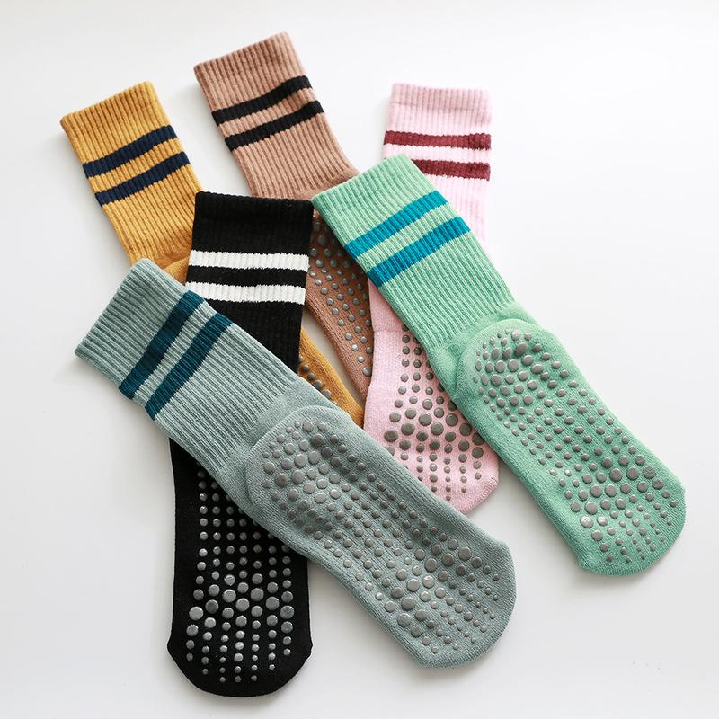 Women s Autumn Sports Indoor Dance Yoga Professional Anti Slip Sweat Absorbing Mid Length Stockings 1 pair ціан
Women s Autumn Sports Indoor Dance Yoga Professional Anti Slip Sweat Absorbing Mid Length Stockings 1 pair ціан