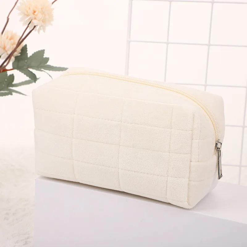 Velvet Women Cosmetic Bag Travel Large Makeup Bag Solid Color Zipper Lipstick Storage Bags Female Make Up Organizer Pouch
Velvet Women Cosmetic Bag Travel Large Makeup Bag Solid Color Zipper Lipstick Storage Bags Female Make Up Organizer Pouch