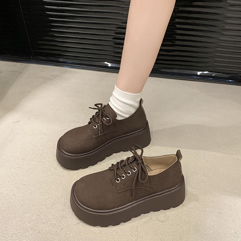 Женские туфли на толстой подошве, новые, из матовой кожи, для невысоких людей, увеличивающие рост и стройнящие, маленькие кожаные туфли 40 темно-коричневого
Женские туфли на толстой подошве, новые, из матовой кожи, для невысоких людей, увеличивающие рост и стройнящие, маленькие кожаные туфли 40 темно-коричневого