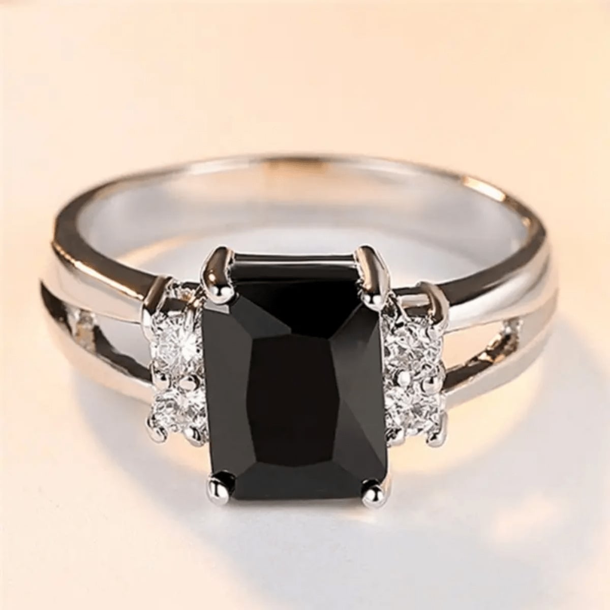 1pc Light Luxury Synthetic Zircon, Cool Yet High-end, Elegant Ring, Niche Design Accessory 11 чорний
1pc Light Luxury Synthetic Zircon, Cool Yet High-end, Elegant Ring, Niche Design Accessory 11 чорний