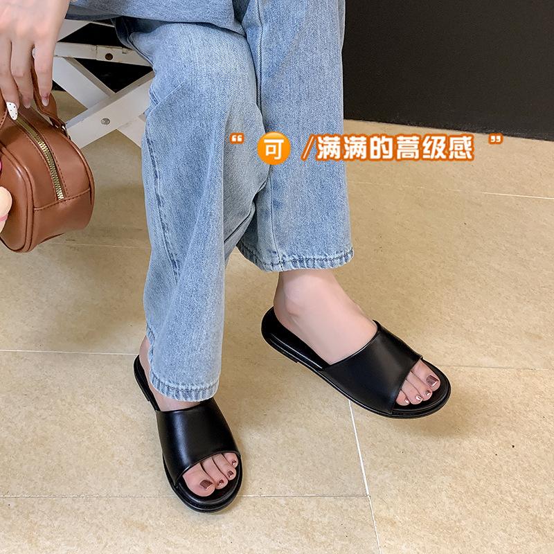 Grape mother, comfortable leather surface, flat heel, versatile flat bottom row style, women s outer wear 2025 summer new 40
Grape mother, comfortable leather surface, flat heel, versatile flat bottom row style, women s outer wear 2025 summer new 40