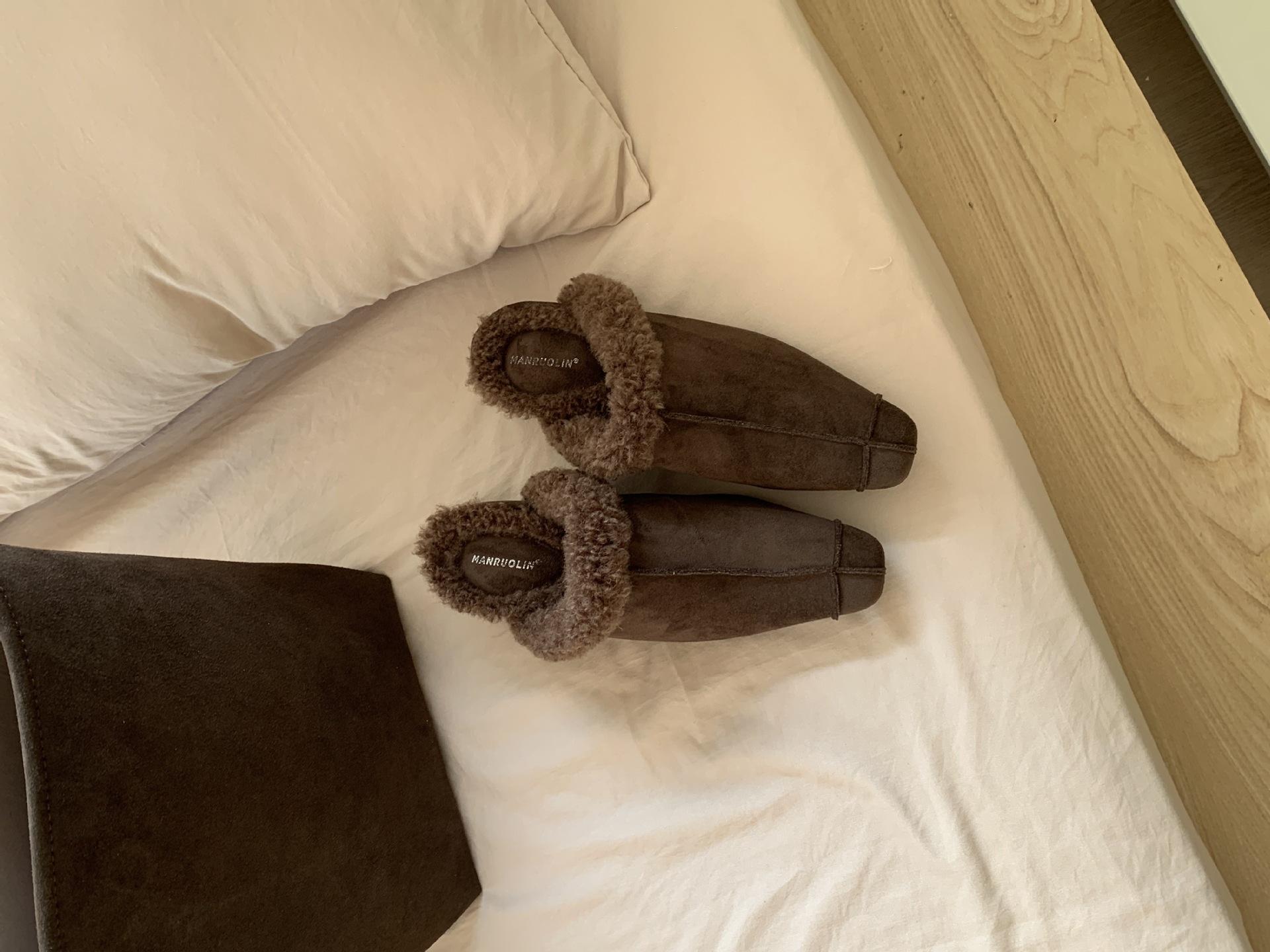 Hairy square head deep mouth suede lazy muller shoes flat bottom bag head half slippers women wear slippers 39 темно-коричневого
Hairy square head deep mouth suede lazy muller shoes flat bottom bag head half slippers women wear slippers 39 темно-коричневого