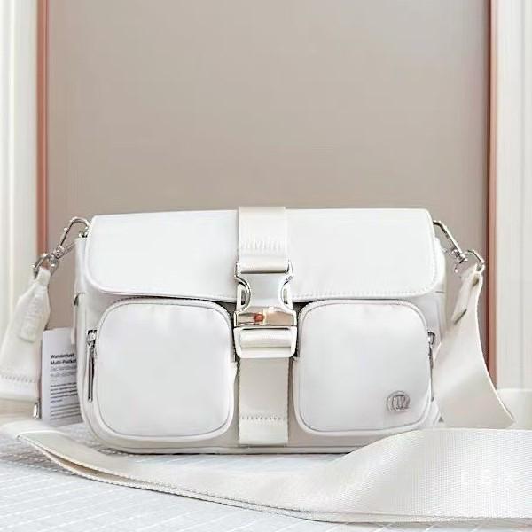 LU Unisex Multi-Pocket Waterproof Camera Bag: Trendy Shoulder Crossbody with Independent Box 3L слонова кістка/білий
LU Unisex Multi-Pocket Waterproof Camera Bag: Trendy Shoulder Crossbody with Independent Box 3L слонова кістка/білий