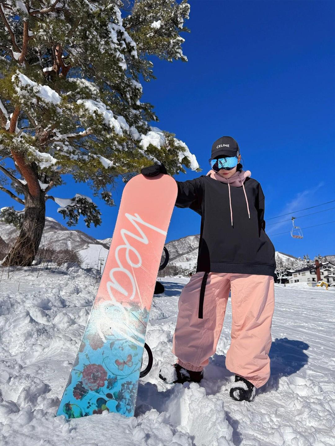 Unisex Winter Pink Ski Pants: Velvet, Loose, Windproof & Waterproof L
Unisex Winter Pink Ski Pants: Velvet, Loose, Windproof & Waterproof L
