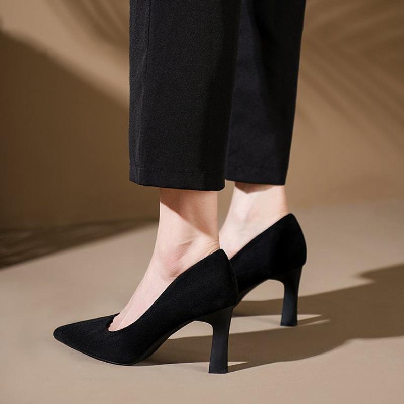 French high heels women s 2025 new breathable not tired feet etiquette professional work shoes pointed black single shoes 40 чёрный
French high heels women s 2025 new breathable not tired feet etiquette professional work shoes pointed black single shoes 40 чёрный