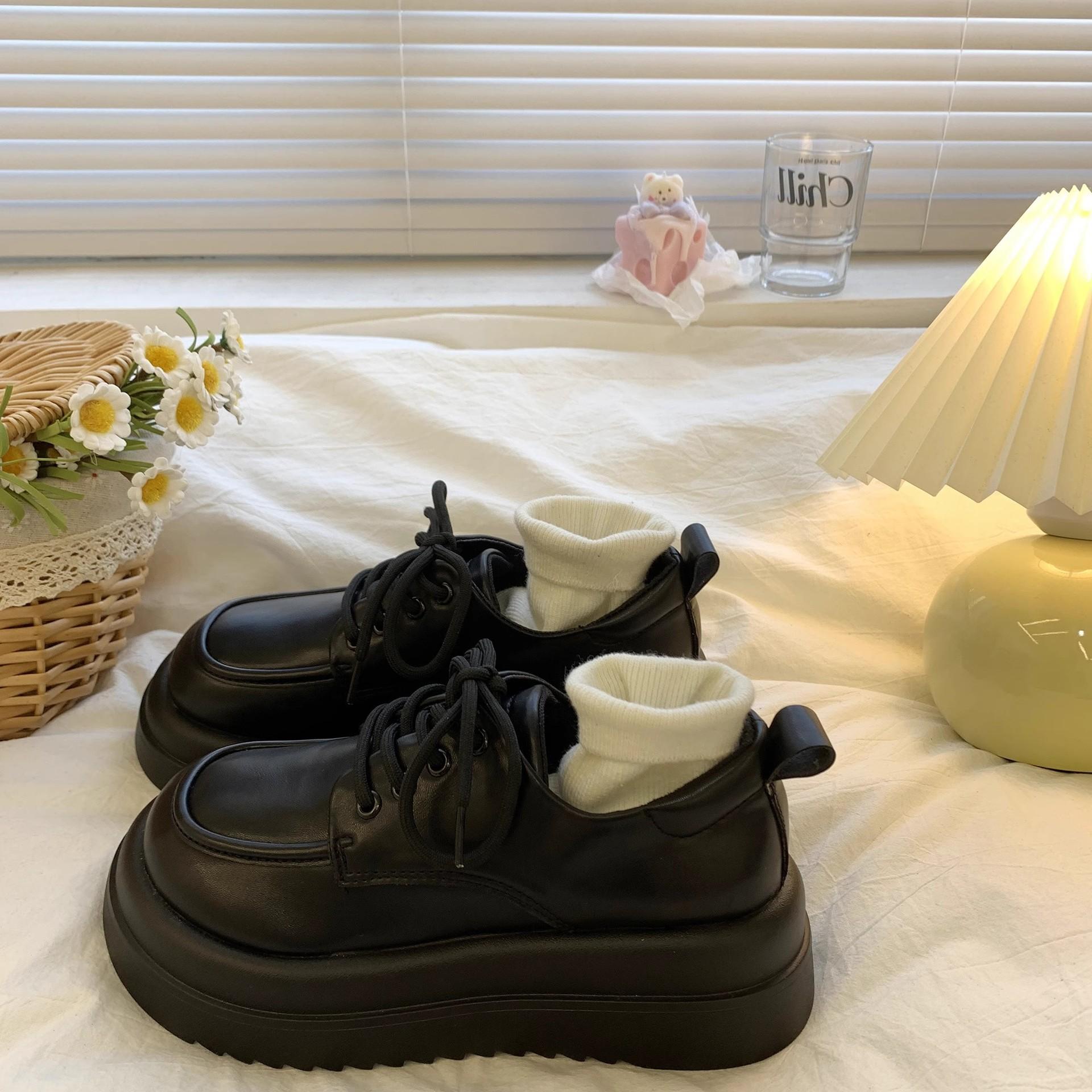 Маленькі шкіряні туфлі на платформі-мафіні, жіночі, весна-осінь, нові, білі, з круглим носком, на шнурівці, універсальні одинарні туфлі 39 чорний
Маленькі шкіряні туфлі на платформі-мафіні, жіночі, весна-осінь, нові, білі, з круглим носком, на шнурівці, універсальні одинарні туфлі 39 чорний