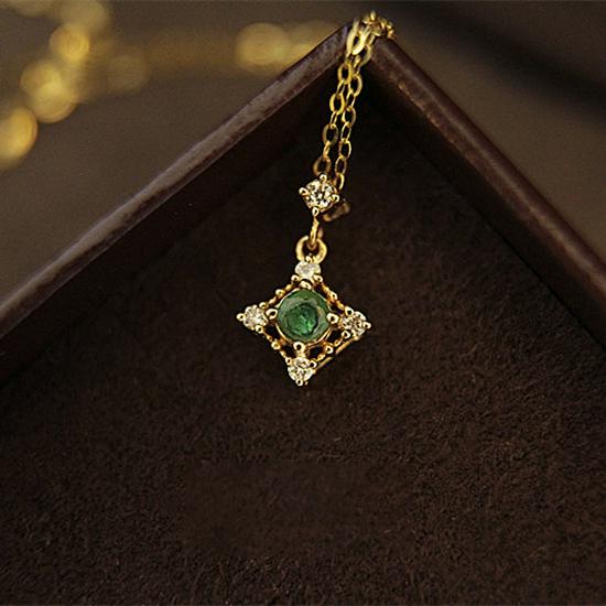 Gold-Plated S925 Sterling Silver Clavicle Necklace Inlaid with Diamonds - Luxurious & Versatile European/American Fashion 925 Silver
Gold-Plated S925 Sterling Silver Clavicle Necklace Inlaid with Diamonds - Luxurious & Versatile European/American Fashion 925 Silver