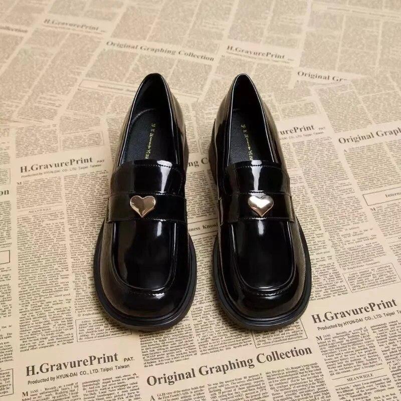 Новые туфли-лодочки, женские туфли-лодочки без шнуровки на высоком каблуке, женская обувь-оксфорды с круглым носком, однотонные кожаные туфли на платформе в форме сердца, женские туфли 35 чёрный 
Новые туфли-лодочки, женские туфли-лодочки без шнуровки на высоком каблуке, женская обувь-оксфорды с круглым носком, однотонные кожаные туфли на платформе в форме сердца, женские туфли 35 чёрный