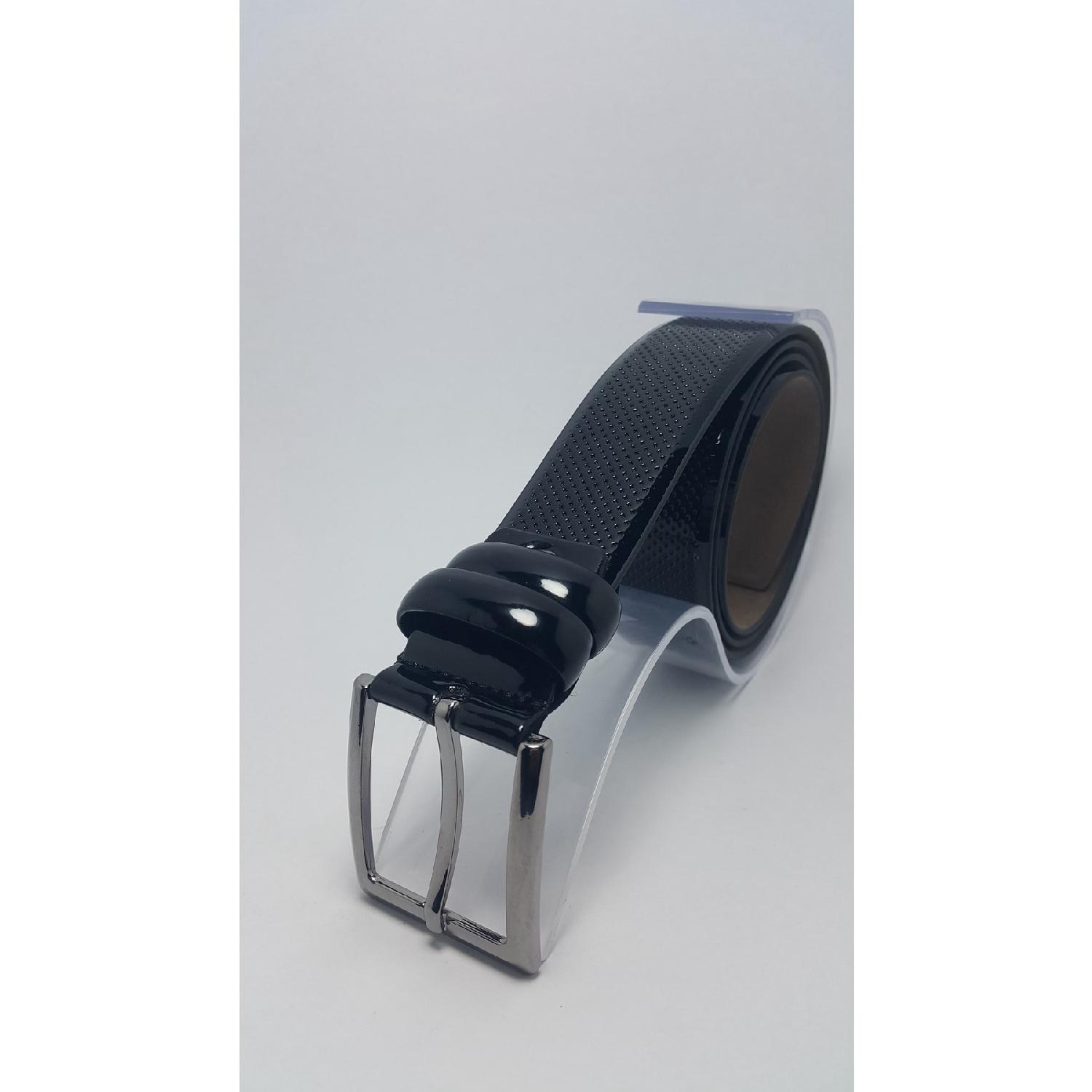 Мужской черный лакированный ремень с рисунком 130 CM 
Мужской черный лакированный ремень с рисунком 130 CM