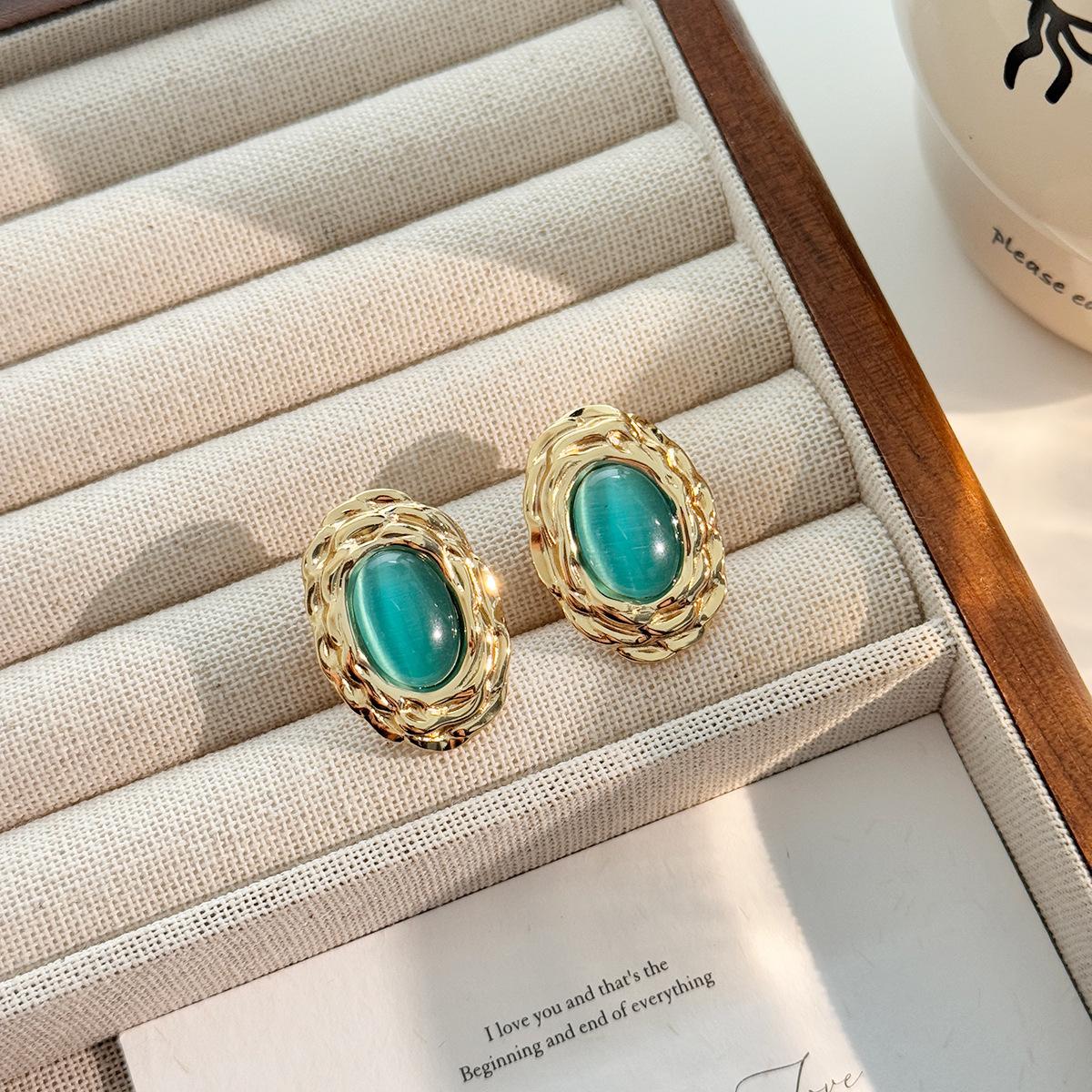 Medieval retro gold natural stone opal premium versatile earrings, earrings retro light luxury синій
Medieval retro gold natural stone opal premium versatile earrings, earrings retro light luxury синій