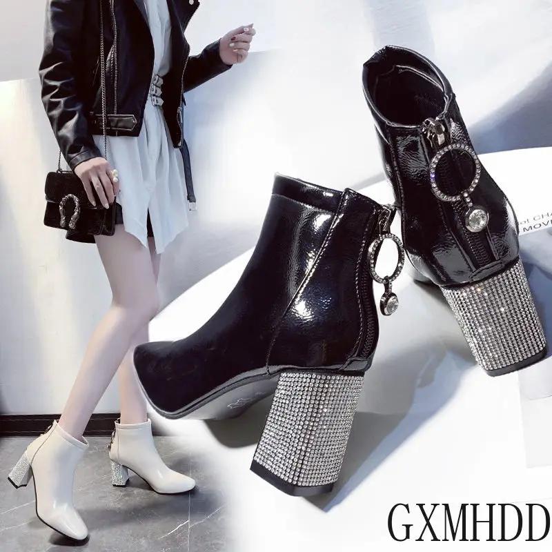 Square Toe Short Boots Woman 2024 Fall/Winter Shoes Women High Heeled Boots Rhinestone Chunky Heel Female Booties Large Size 38
Square Toe Short Boots Woman 2024 Fall/Winter Shoes Women High Heeled Boots Rhinestone Chunky Heel Female Booties Large Size 38