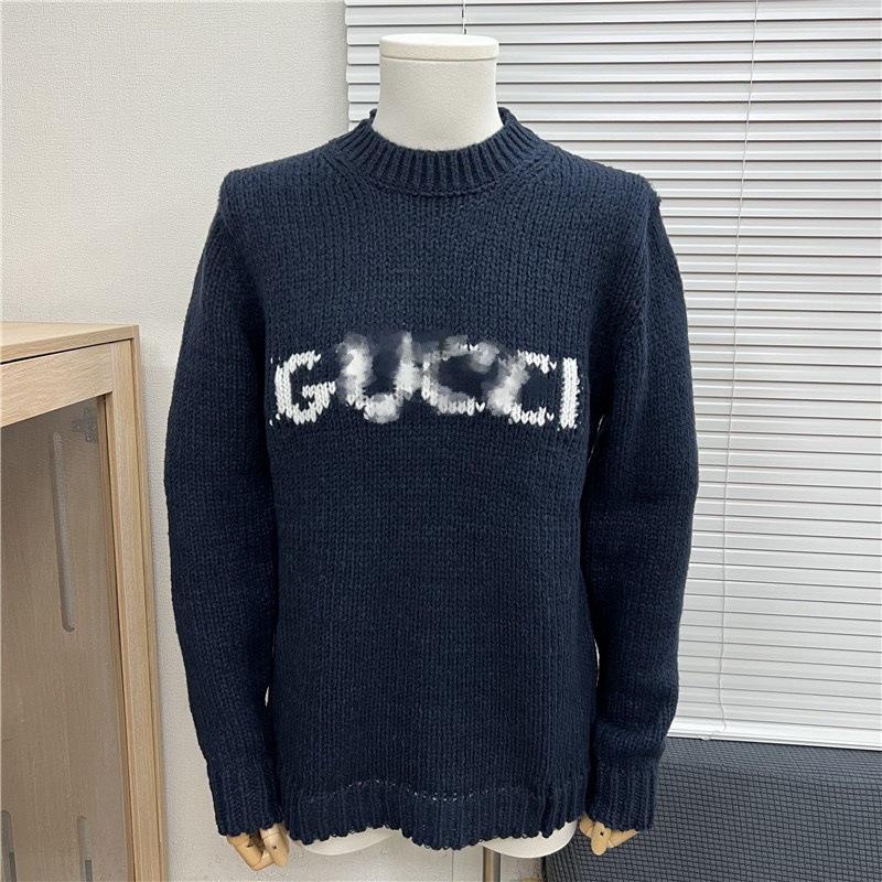 Розкішний унісекс светр Prada з круглим вирізом та вишитим логотипом Medium
Розкішний унісекс светр Prada з круглим вирізом та вишитим логотипом Medium